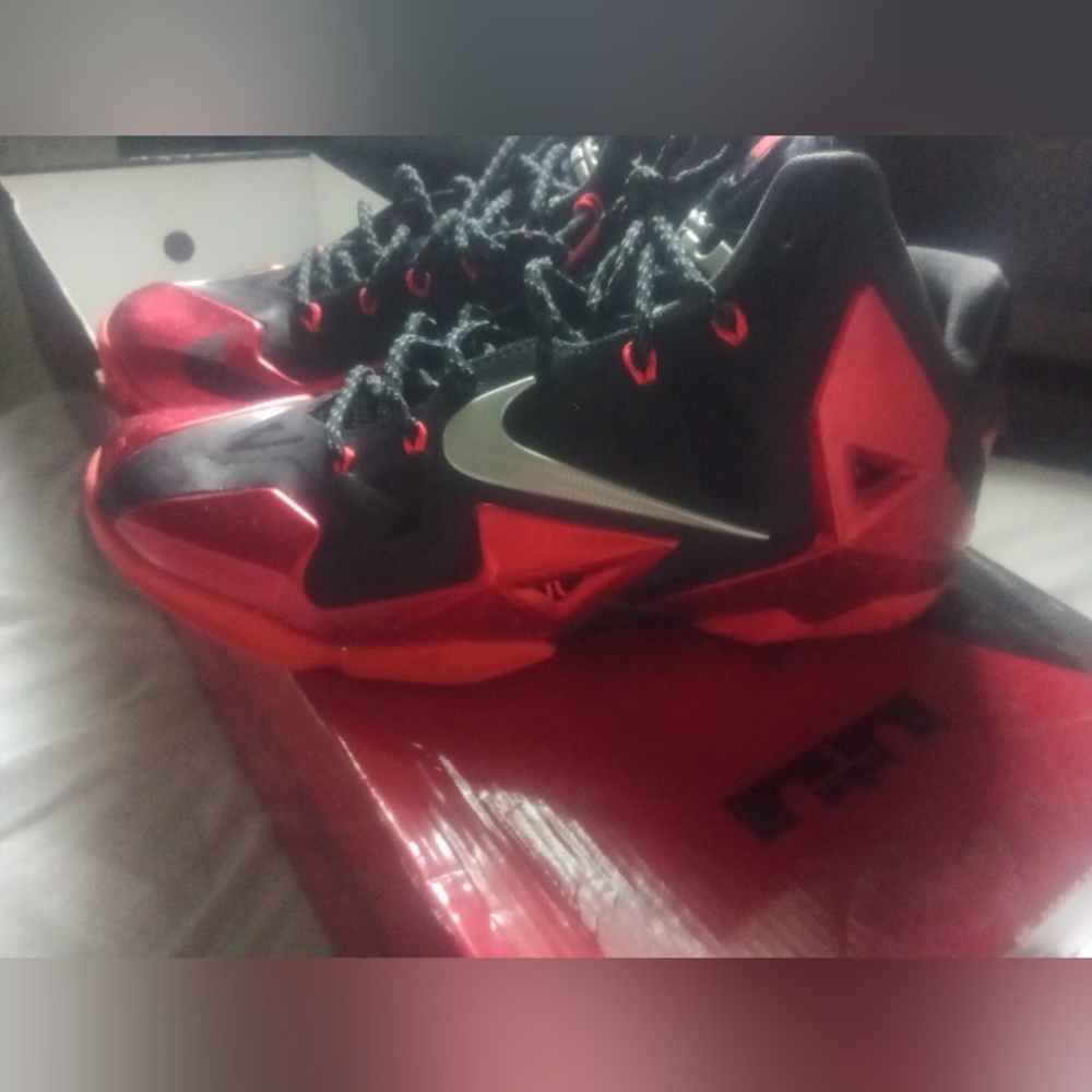 LeBron xi Miami Heat Red MINT in box